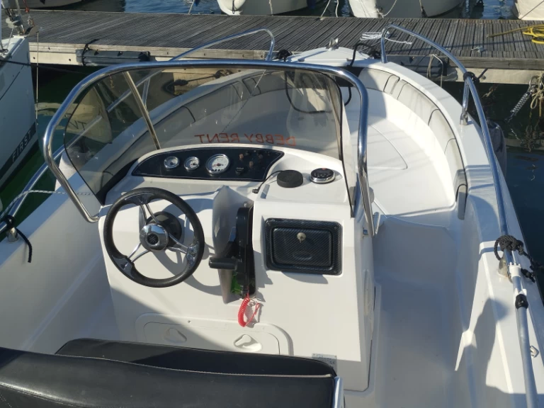 Yacht charter Fezzano cheap Voyager 19 S