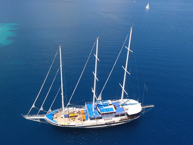 Sailboat for rent Salamina at the best price