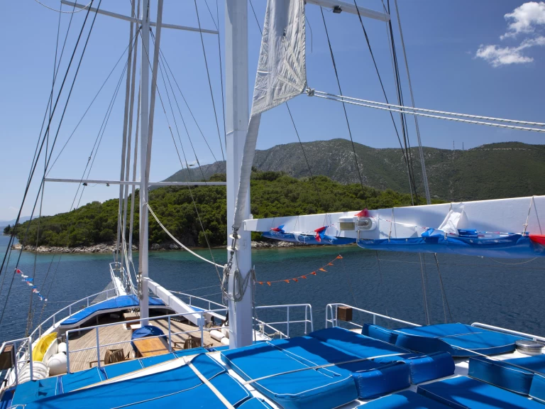 Rent a  Gulet Artemis Salamina