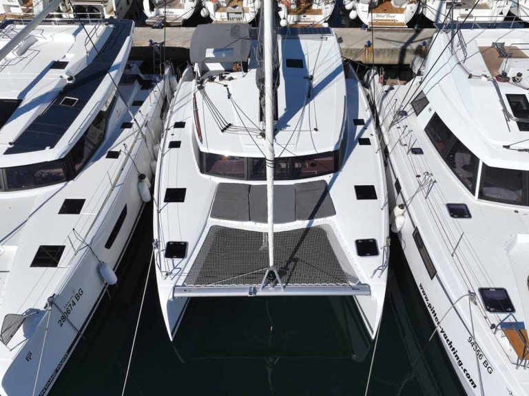 Catamaran rental in Biograd na Moru - Fountaine Pajot Isla 40