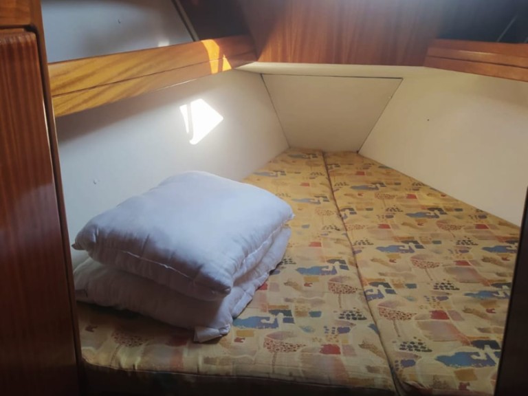 Sailboat rental in Lefkáda - Bavaria Bavaria 42