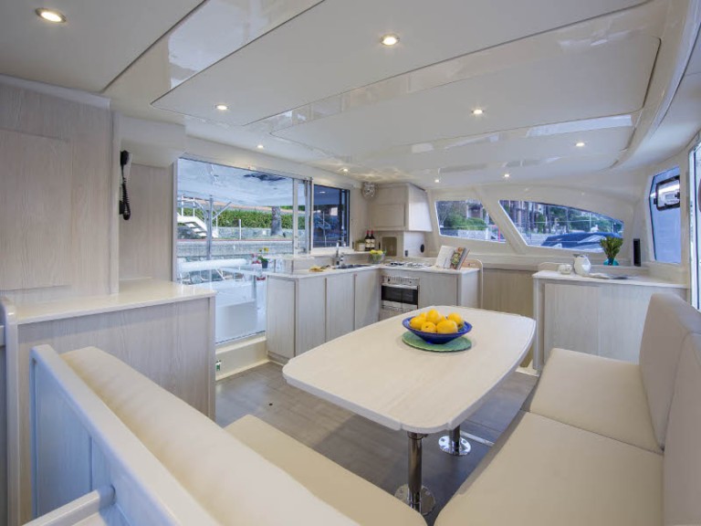 Boat rental Leopard Leopard 44 in Adaköy on Samboat