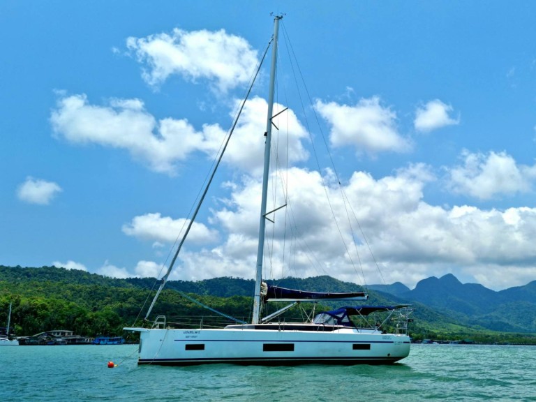 Sailboat for rent Ko Chang (Koh Chang) at the best price
