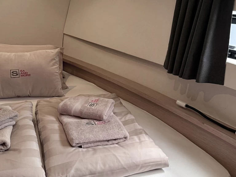 Boat rental Fountaine Pajot Fountaine Pajot MY 37 in Rogoznica on Samboat