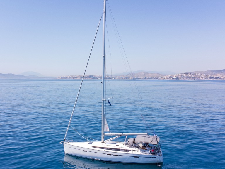 Boat rental Bavaria Cruiser 46 in Alimos on Samboat