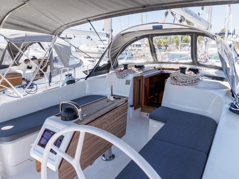 Sailboat rental with or without skipper Bavaria Alimos Marina