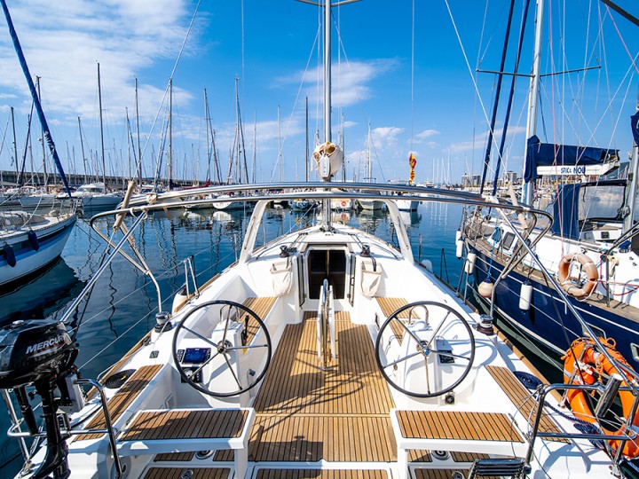 Sailboat rental with or without captain Bénéteau Mataró