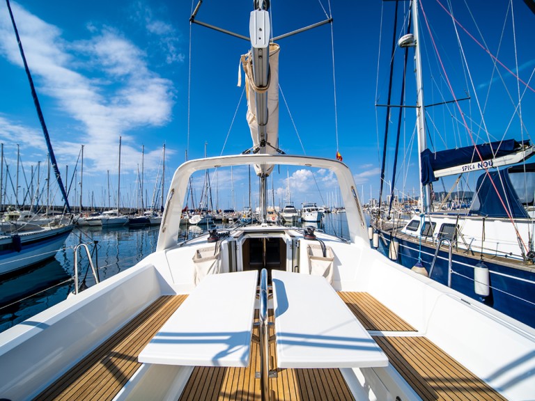 Bareboat Rental Sailboat Bénéteau with a boat licence