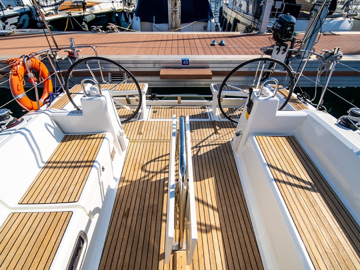 Bénéteau Oceanis 381 charter bareboat or captained in  Mataró