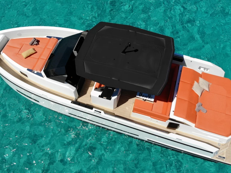 Bareboat Rental Motorboat De Antonio with a boat licence