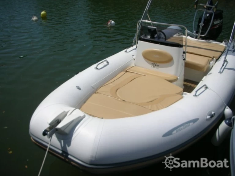 Yacht charter La Grande-Motte cheap Medline 650