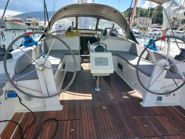 Yacht charter Meljine cheap Cruiser 51