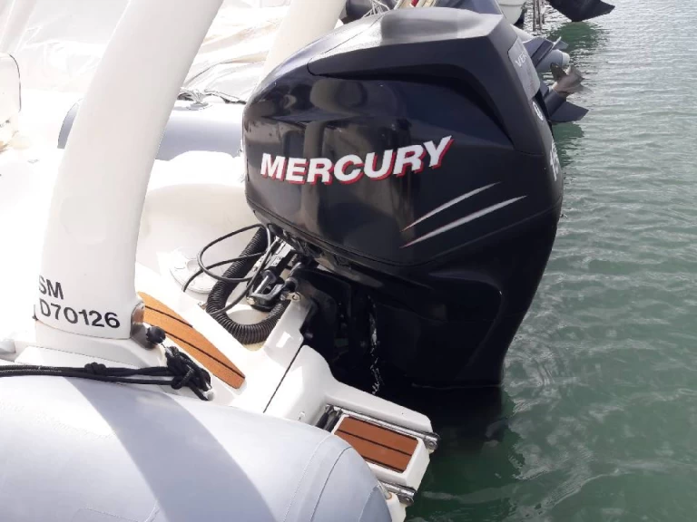 Yacht charter La Grande-Motte cheap Medline 650