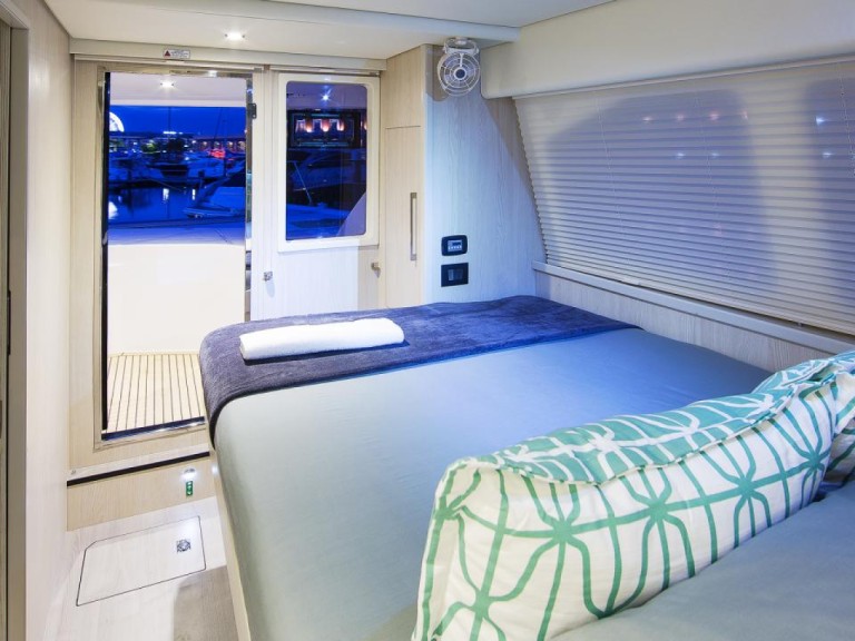 Yacht charter Road Town cheap Leopard 58