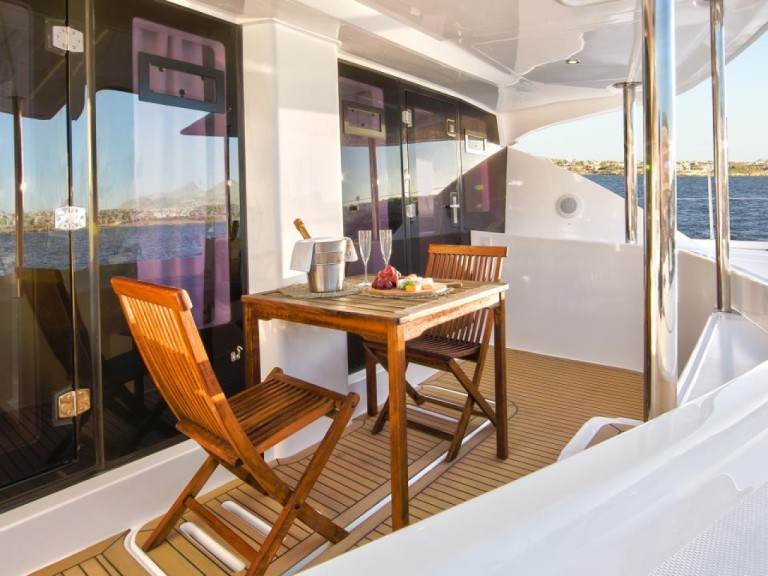 Catamaran rental in Road Town - Leopard Leopard 58