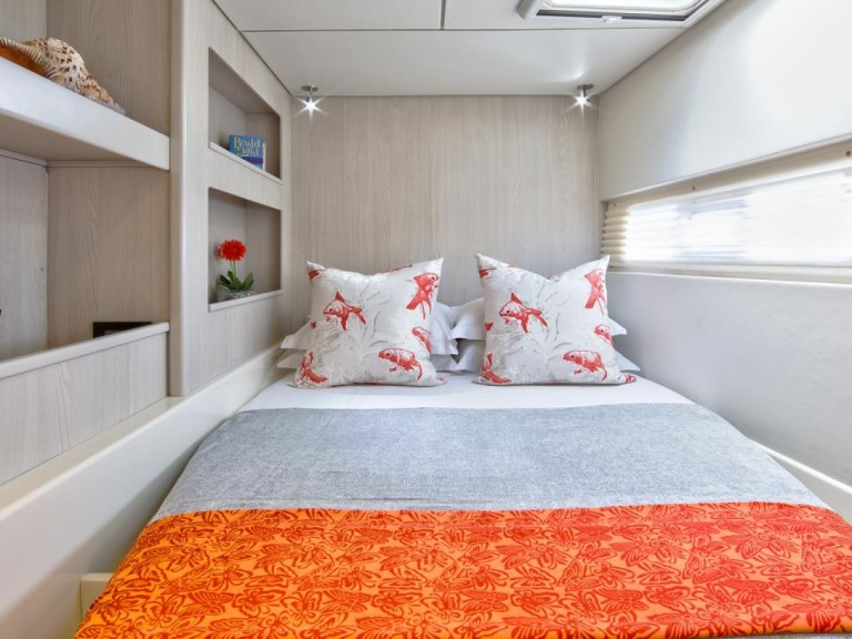 Yacht charter Road Town cheap Leopard 58