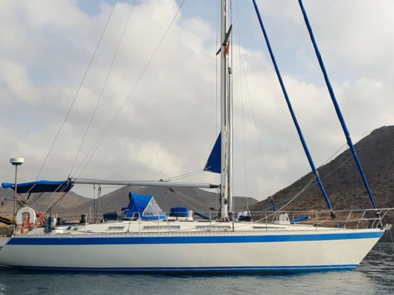 Yacht charter Port-Saint-Louis-du-Rhône cheap Centurion 42