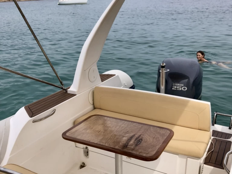 Rent a Capelli Tempest 625 Fréjus