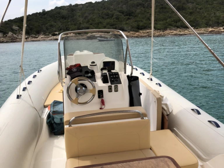 RIB rental in Fréjus - Capelli Tempest 625