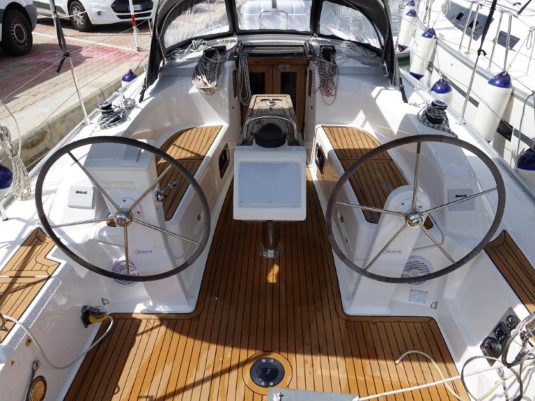Rent a Bavaria Cruiser 34 Olbia