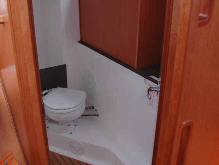 Yacht charter Olbia cheap Cruiser 33