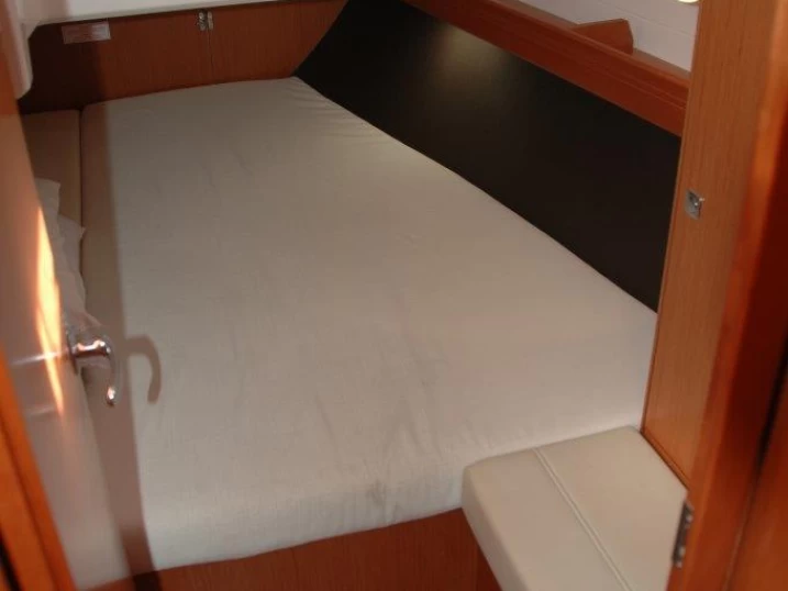 Sailboat rental in Olbia - Bavaria Cruiser 37