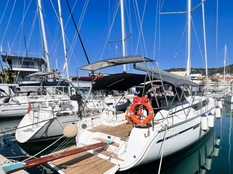 Bareboat Rental Sailboat Bavaria with a boat licence