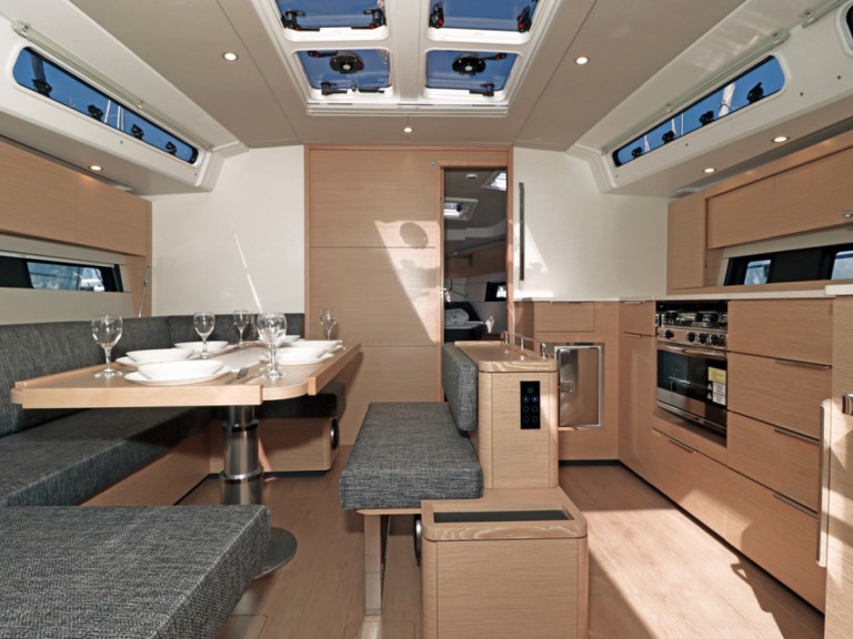 Bareboat Rental Sailboat Hanse with a boat licence