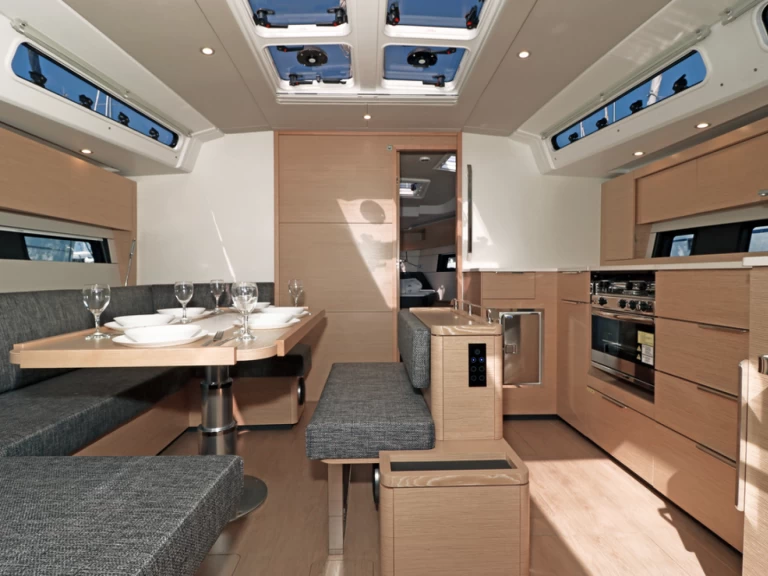 Bareboat Rental Sailboat Hanse with a boat licence