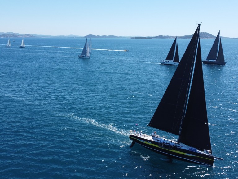 Rent a Elan Elan E6 Pirovac