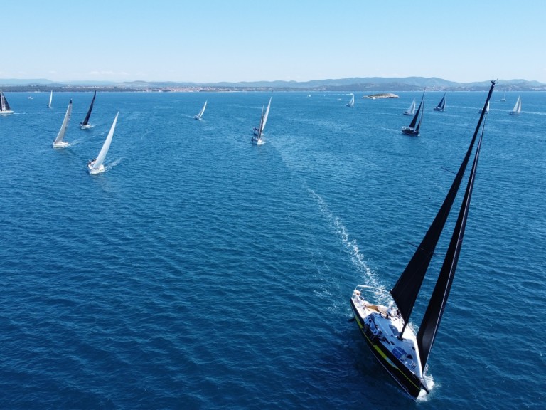 Yacht charter Pirovac cheap Elan E6