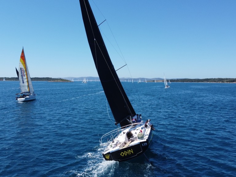 Boat rental Elan Elan E6 in Pirovac on Samboat