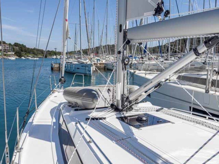 Yacht charter Pula cheap Bavaria C38
