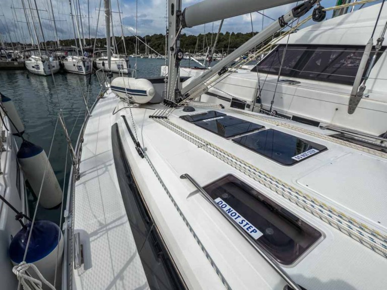 Bareboat Rental Sailboat Bavaria with a boat licence