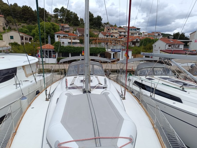 Rent a Bavaria Cruiser 46 Skradin
