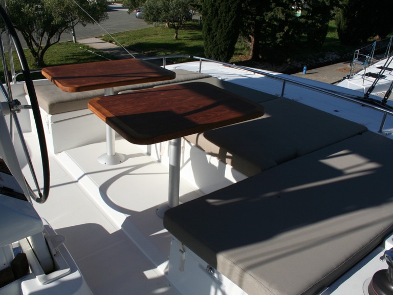 Boat rental Lagoon Lagoon 52 F in Eden Island on Samboat