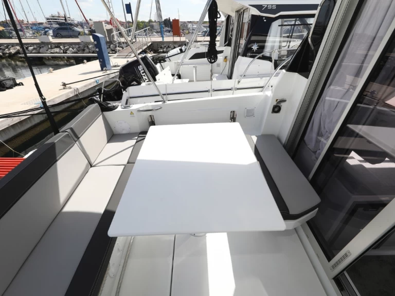 Motorboat rental in Biograd na Moru - Jeanneau Merry Fisher 795