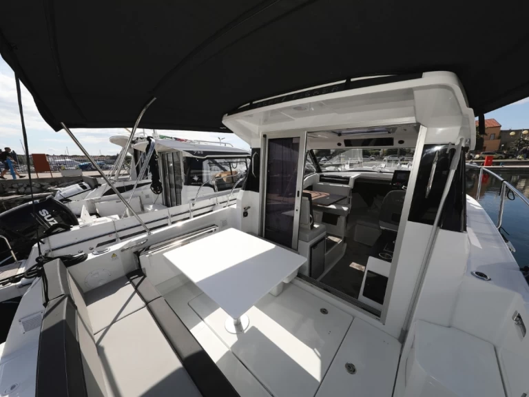 Motorboat rental with or without captain Jeanneau Biograd na Moru