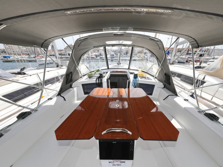 Sailboat for rent Primošten at the best price