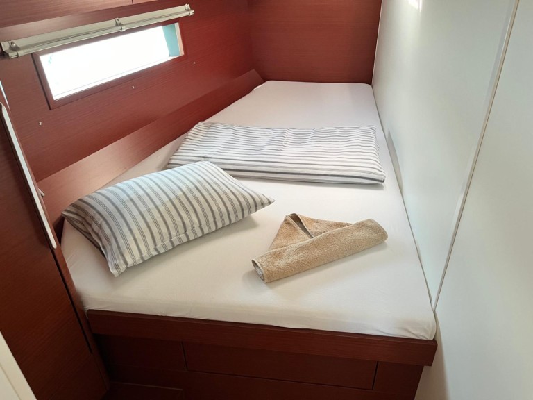 Bareboat Rental Sailboat Hanse with a boat licence