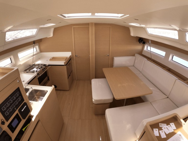 Rent a Jeanneau Sun Odyssey 490 Nettuno