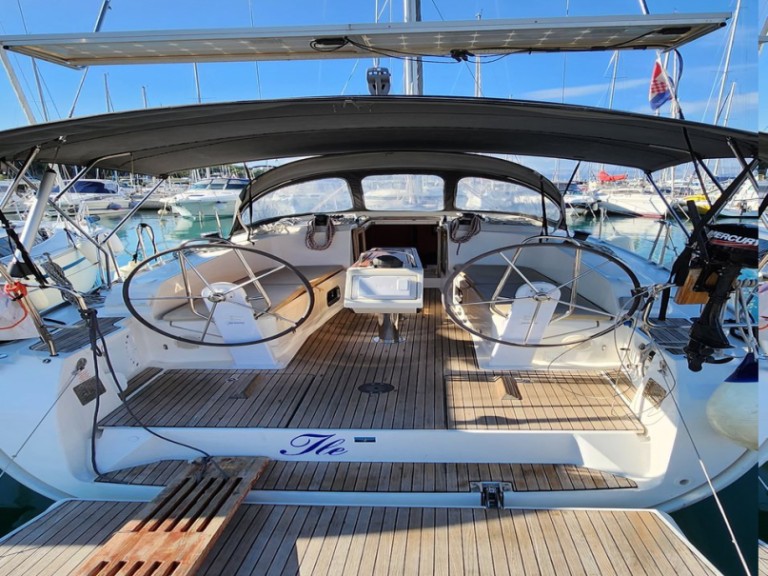 Boat rental Bavaria Cruiser 41 in Split on Samboat