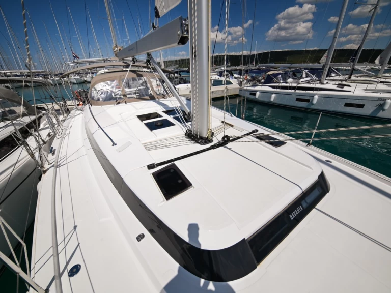 Boat rental Bavaria Bavaria C50 in Sukošan on Samboat