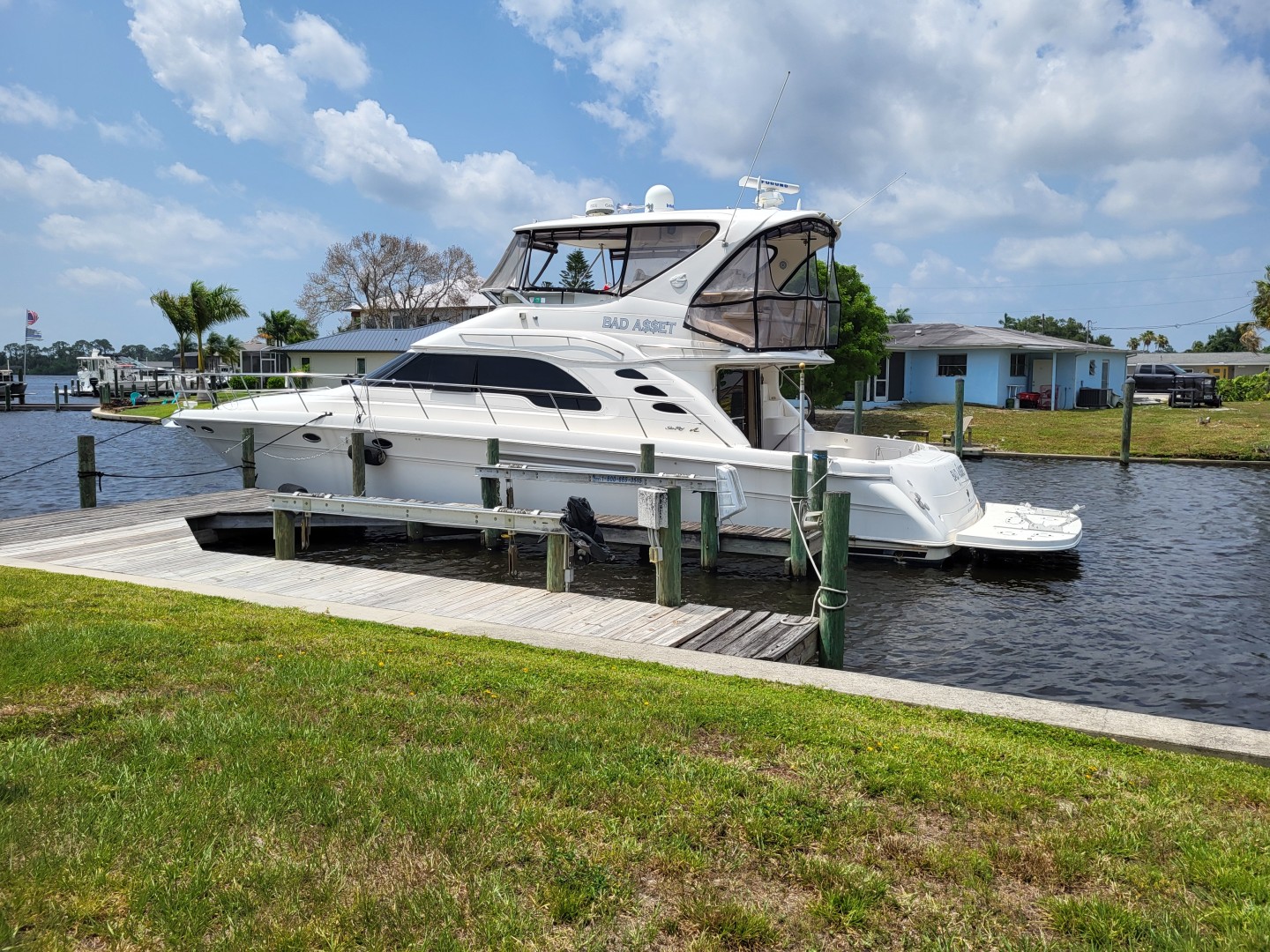 Rent a Luxury Yacht Sea Ray 580 Super Sun Sport in Fort Myers (Bad