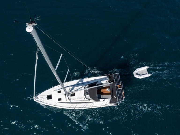 Rent a Bavaria Bavaria C38 Zadar