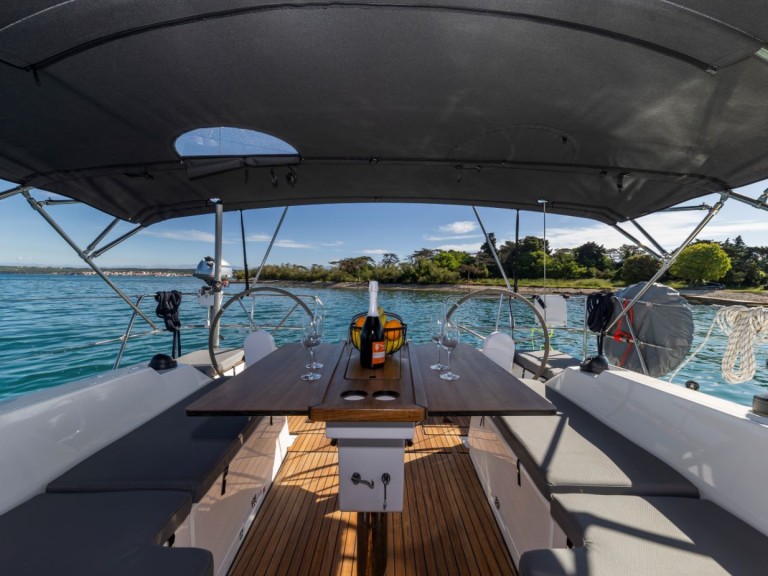 Sailboat rental in Zadar - Bavaria Bavaria C38