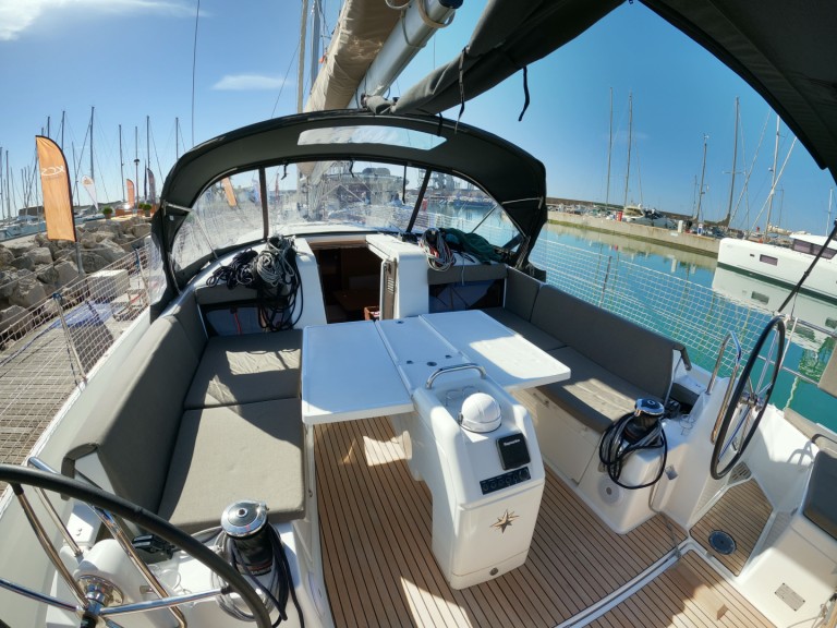 Rent a Jeanneau Sun Odyssey 490 Nettuno