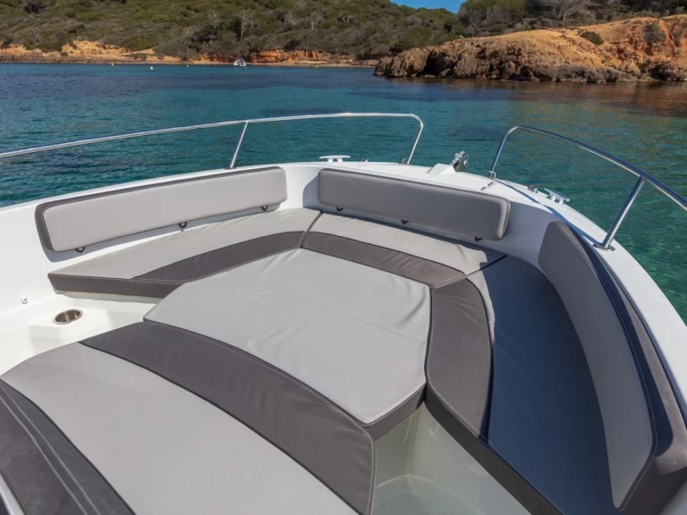 Boat rental Jeanneau Cap Camarat 6.5 CC Serie 3 in Cogolin on Samboat