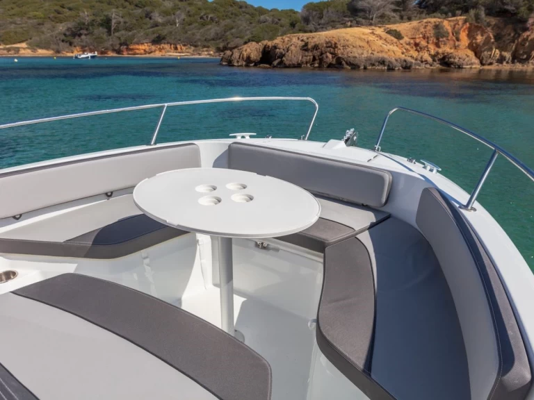 Motorboat for rent Cogolin at the best price