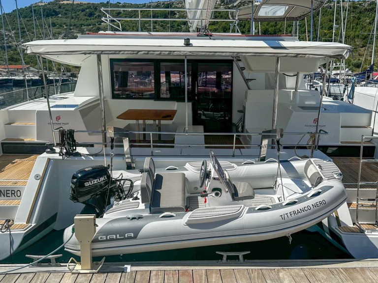 Boat rental Fountaine Pajot Saba 50 in Primošten on Samboat